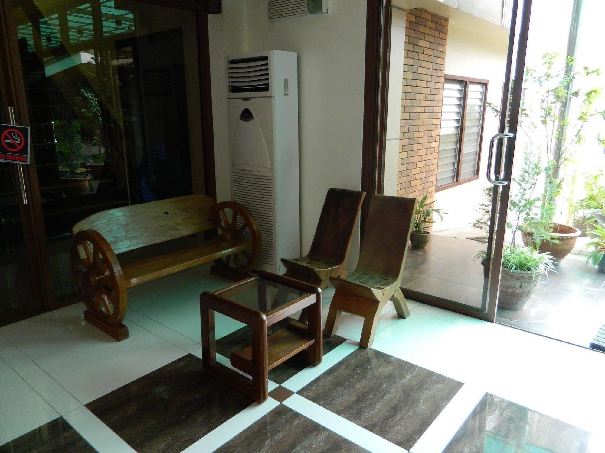 Qanaq Hotel Davao Ngoại thất bức ảnh
